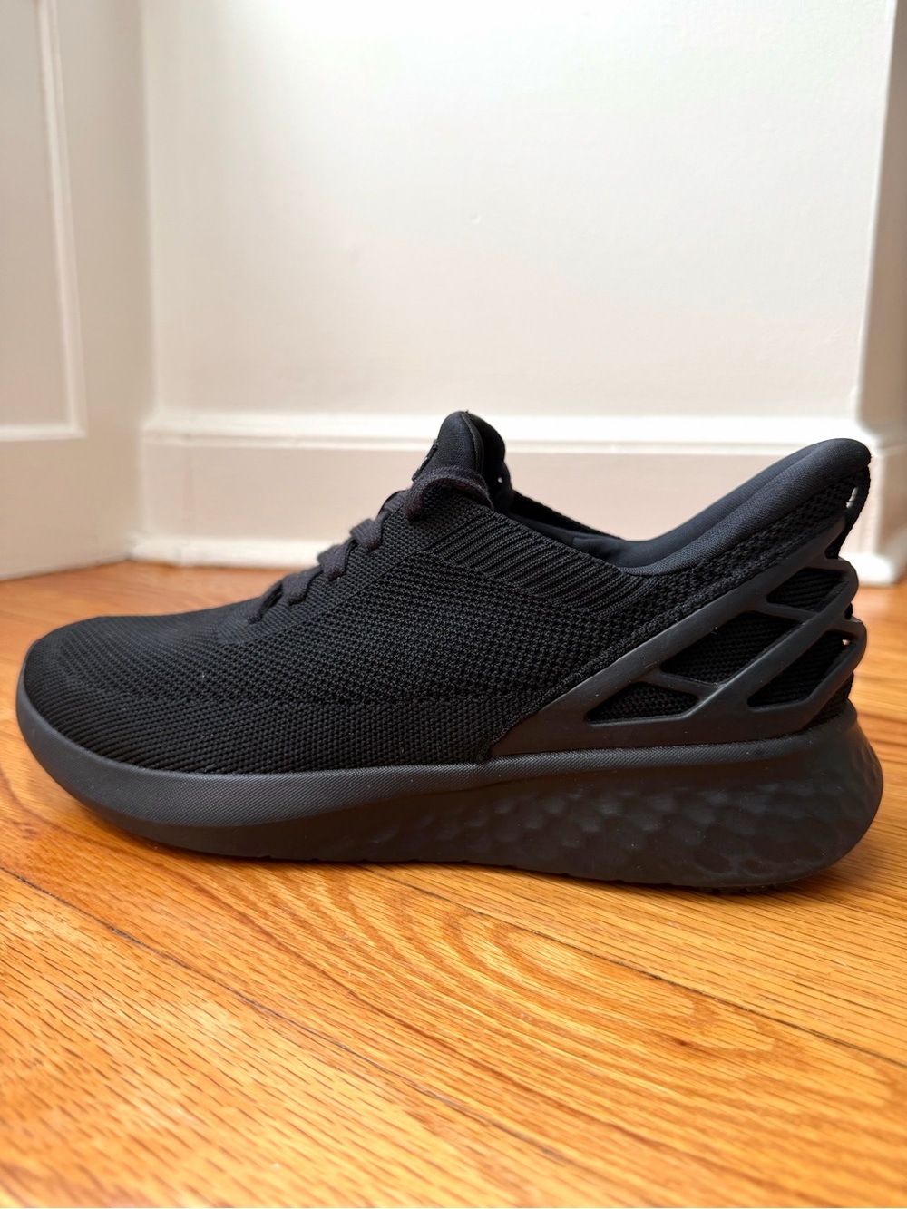 Kizik Athens Blackout Hands-Free Lightweight Knit Sneakers Men’s 7 / Women’s 8.5